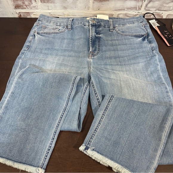 7 For All Mankind Light Wash Straight Leg Jeans size 12 - Picture 4 of 10